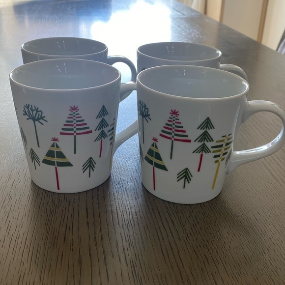 Set of 4 Crate & Barrel Julia Rothman Yule Town Christmas Holiday Coffee Mugs - Picture 1 of 5